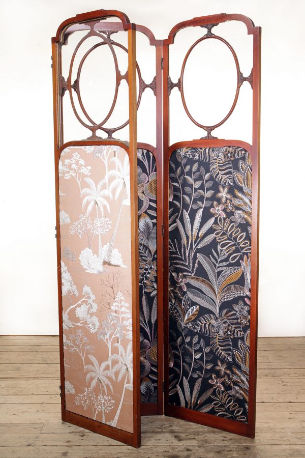 A refined Edwardian wooden panelled and glass screen