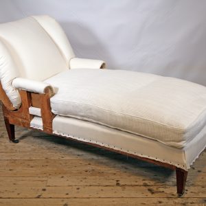 Outstanding Reclining Chaise Longue in the manner of Howard & Sons